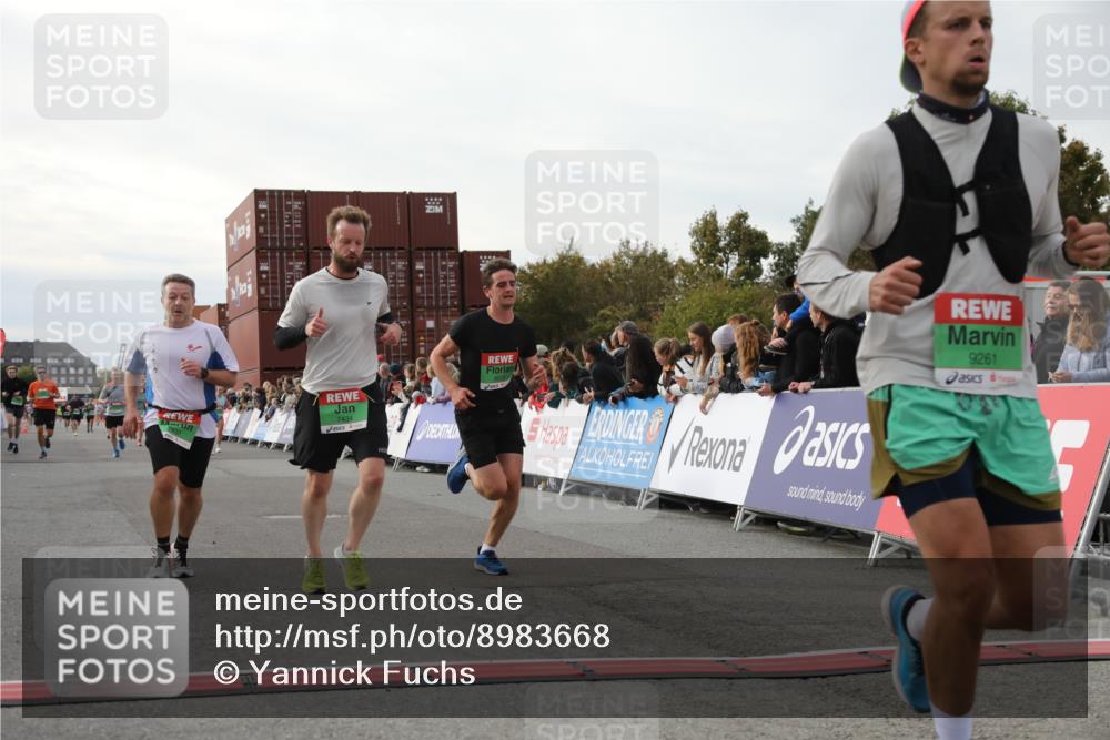 03.10.2025 - Köhlbrandbrückenlauf Yannick Fuchs http://msf.ph/oto/8983668 03.10.2025 16:07:24 Ziel 7056, 7071, 7172, 7365, 7402, 7434, 7499, 8919, 9018, 9261 meine-sportfotos.de