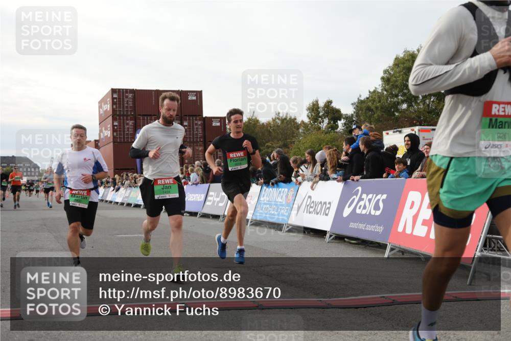 03.10.2025 - Köhlbrandbrückenlauf Yannick Fuchs http://msf.ph/oto/8983670 03.10.2025 16:07:24 Ziel 7056, 7071, 7172, 7365, 7402, 7434, 7499, 8919, 9018, 9261 meine-sportfotos.de