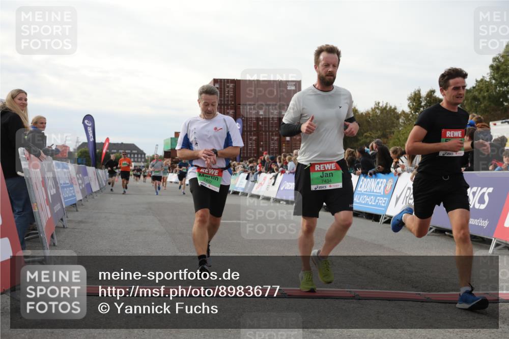03.10.2025 - Köhlbrandbrückenlauf Yannick Fuchs http://msf.ph/oto/8983677 03.10.2025 16:07:24 Ziel 7056, 7071, 7172, 7365, 7402, 7434, 7499, 8919, 9018, 9261 meine-sportfotos.de