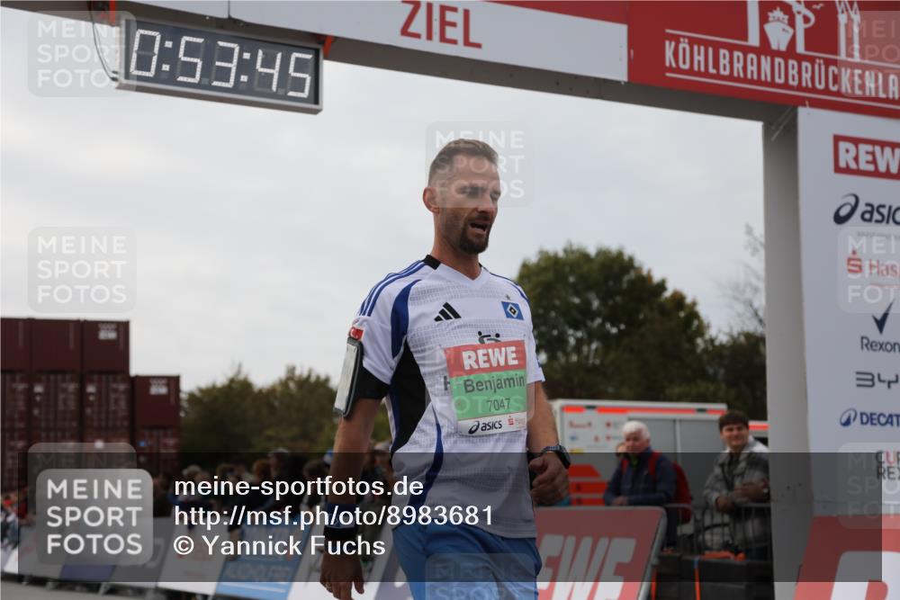 03.10.2025 - Köhlbrandbrückenlauf Yannick Fuchs http://msf.ph/oto/8983681 03.10.2025 15:53:43 Ziel 7047, 9322, 9718 meine-sportfotos.de