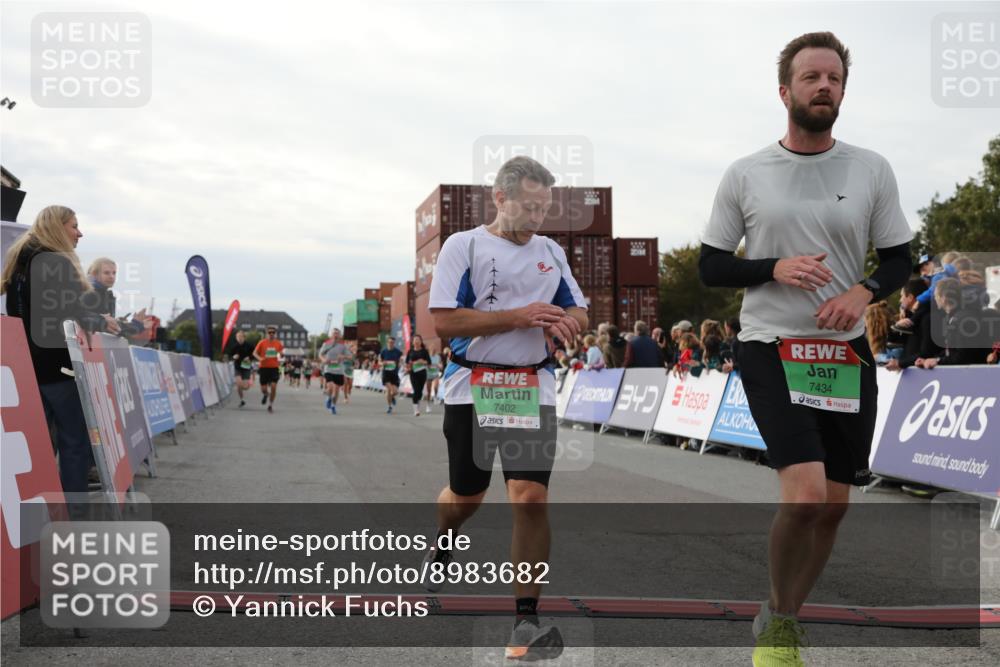 03.10.2025 - Köhlbrandbrückenlauf Yannick Fuchs http://msf.ph/oto/8983682 03.10.2025 16:07:25 Ziel 7056, 7071, 7172, 7365, 7402, 7434, 7499, 8919, 9018, 9261 meine-sportfotos.de