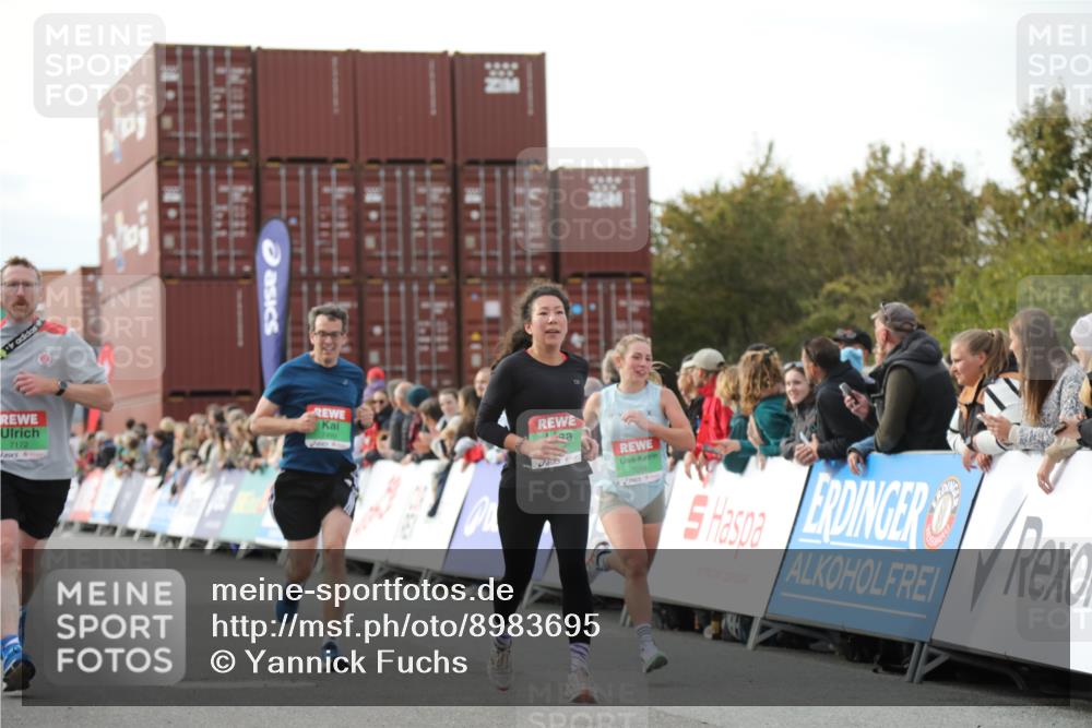 03.10.2025 - Köhlbrandbrückenlauf Yannick Fuchs http://msf.ph/oto/8983695 03.10.2025 16:07:29 Ziel 7056, 7071, 7172, 7365, 7499, 8745, 8862, 8919 meine-sportfotos.de