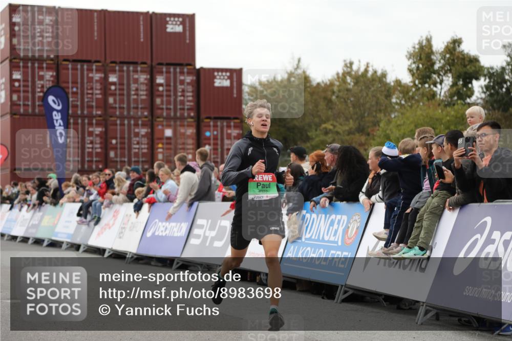 03.10.2025 - Köhlbrandbrückenlauf Yannick Fuchs http://msf.ph/oto/8983698 03.10.2025 15:53:46 Ziel 7181, 9322, 9718 meine-sportfotos.de