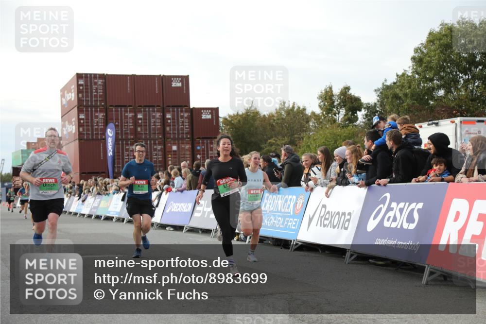 03.10.2025 - Köhlbrandbrückenlauf Yannick Fuchs http://msf.ph/oto/8983699 03.10.2025 16:07:29 Ziel 7056, 7071, 7172, 7365, 7499, 8745, 8862, 8919 meine-sportfotos.de