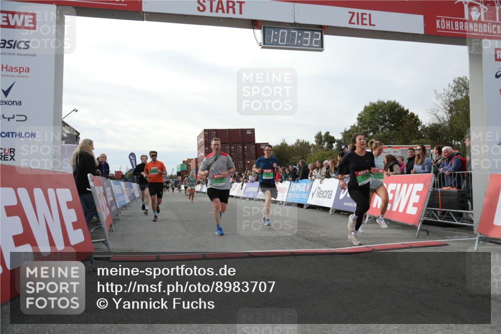 03.10.2025 - Köhlbrandbrückenlauf Yannick Fuchs http://msf.ph/oto/8983707 03.10.2025 16:07:30 Ziel 7056, 7071, 7172, 7365, 7499, 8745, 8862, 8919 meine-sportfotos.de