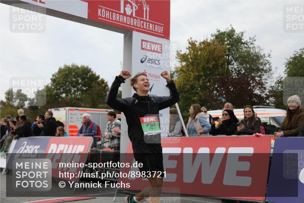 03.10.2025 - Köhlbrandbrückenlauf Yannick Fuchs http://msf.ph/oto/8983721 03.10.2025 15:53:48 Ziel 7074, 7181, 9322, 9718 meine-sportfotos.de