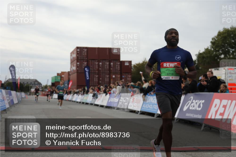 03.10.2025 - Köhlbrandbrückenlauf Yannick Fuchs http://msf.ph/oto/8983736 03.10.2025 15:53:50 Ziel 7074, 7181, 9268, 9322, 9718 meine-sportfotos.de