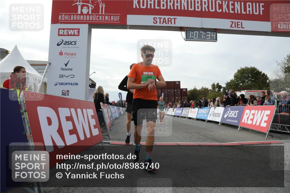 03.10.2025 - Köhlbrandbrückenlauf Yannick Fuchs http://msf.ph/oto/8983740 03.10.2025 16:07:33 Ziel 7056, 7071, 7172, 7179, 7365, 7499, 8745, 8862, 8919, 9020, 9456, 9457 meine-sportfotos.de