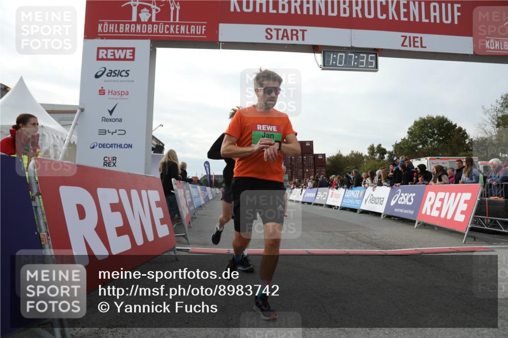 03.10.2025 - Köhlbrandbrückenlauf Yannick Fuchs http://msf.ph/oto/8983742 03.10.2025 16:07:33 Ziel 7056, 7071, 7172, 7179, 7365, 7499, 8745, 8862, 8919, 9020, 9456, 9457 meine-sportfotos.de
