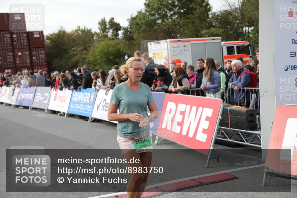03.10.2025 - Köhlbrandbrückenlauf Yannick Fuchs http://msf.ph/oto/8983750 03.10.2025 16:07:35 Ziel 7179, 7365, 8745, 8862, 8919, 9020, 9456, 9457 meine-sportfotos.de