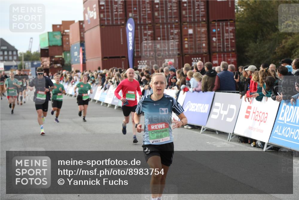 03.10.2025 - Köhlbrandbrückenlauf Yannick Fuchs http://msf.ph/oto/8983754 03.10.2025 16:07:36 Ziel 7179, 7674, 8745, 8862, 8919, 9020, 9456, 9457 meine-sportfotos.de