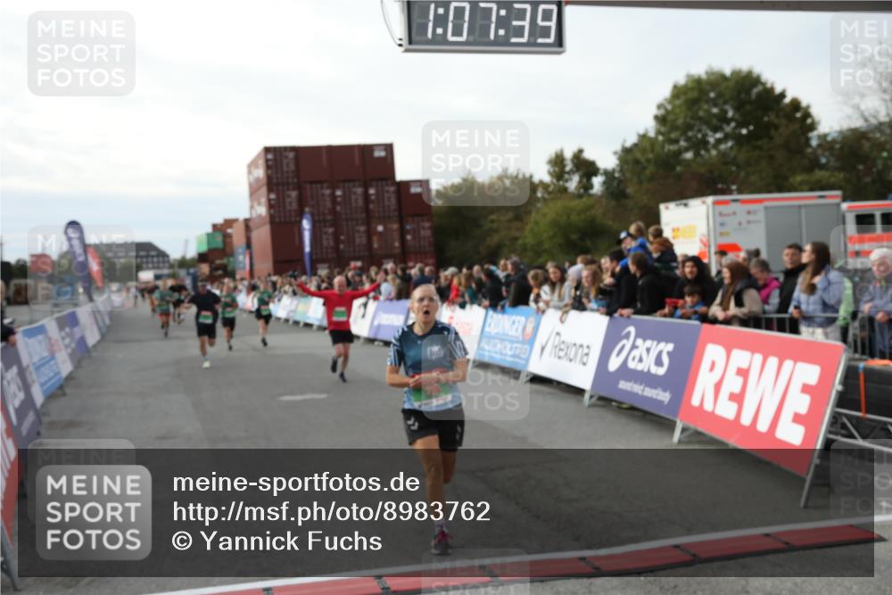 03.10.2025 - Köhlbrandbrückenlauf Yannick Fuchs http://msf.ph/oto/8983762 03.10.2025 16:07:37 Ziel 7179, 7674, 8745, 8862, 9020, 9456, 9457 meine-sportfotos.de