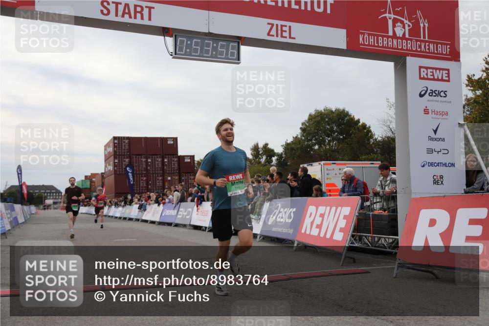 03.10.2025 - Köhlbrandbrückenlauf Yannick Fuchs http://msf.ph/oto/8983764 03.10.2025 15:53:54 Ziel 7074, 7181, 9268 meine-sportfotos.de