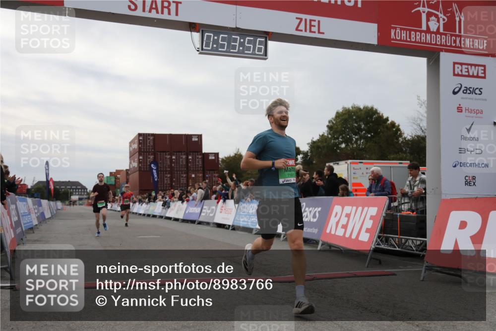 03.10.2025 - Köhlbrandbrückenlauf Yannick Fuchs http://msf.ph/oto/8983766 03.10.2025 15:53:54 Ziel 7074, 7181, 9268 meine-sportfotos.de