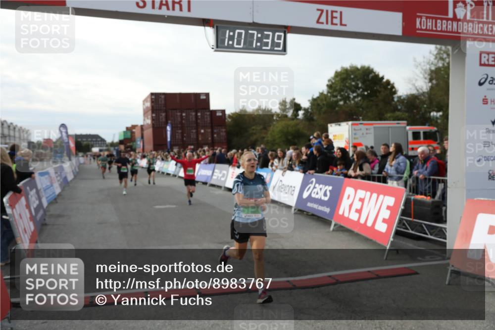 03.10.2025 - Köhlbrandbrückenlauf Yannick Fuchs http://msf.ph/oto/8983767 03.10.2025 16:07:37 Ziel 7179, 7674, 8745, 8862, 9020, 9456, 9457 meine-sportfotos.de