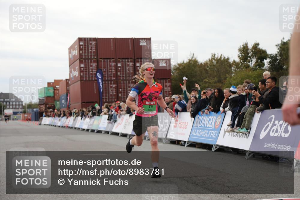 03.10.2025 - Köhlbrandbrückenlauf Yannick Fuchs http://msf.ph/oto/8983781 03.10.2025 15:53:56 Ziel 7074, 7181, 9268 meine-sportfotos.de