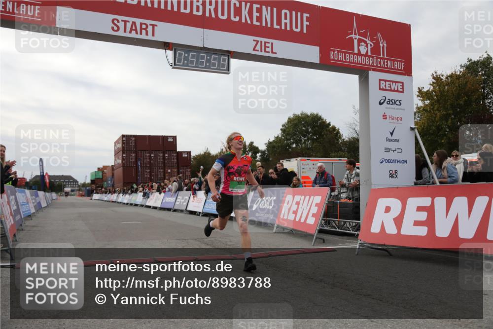03.10.2025 - Köhlbrandbrückenlauf Yannick Fuchs http://msf.ph/oto/8983788 03.10.2025 15:53:57 Ziel 7074, 7181, 9268 meine-sportfotos.de
