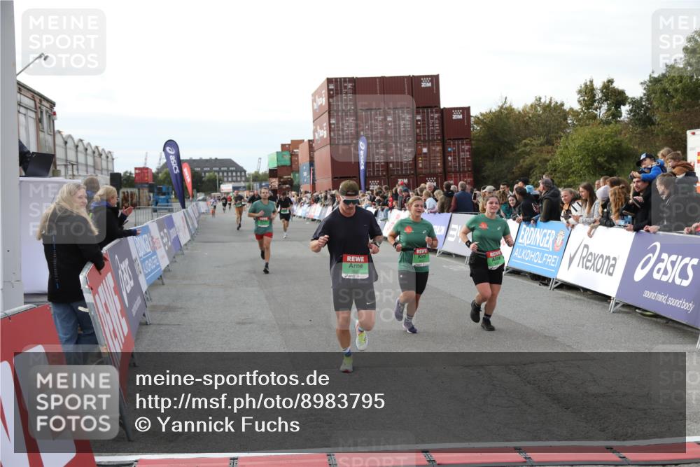 03.10.2025 - Köhlbrandbrückenlauf Yannick Fuchs http://msf.ph/oto/8983795 03.10.2025 16:07:41 Ziel 7179, 7588, 7674, 7763, 7780, 8035, 8862, 9020, 9099, 9456, 9457 meine-sportfotos.de