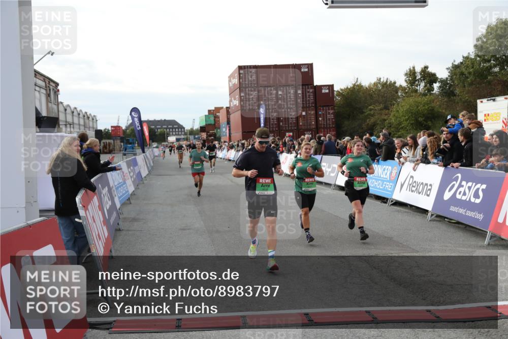 03.10.2025 - Köhlbrandbrückenlauf Yannick Fuchs http://msf.ph/oto/8983797 03.10.2025 16:07:41 Ziel 7179, 7588, 7674, 7763, 7780, 8035, 8862, 9020, 9099, 9456, 9457 meine-sportfotos.de