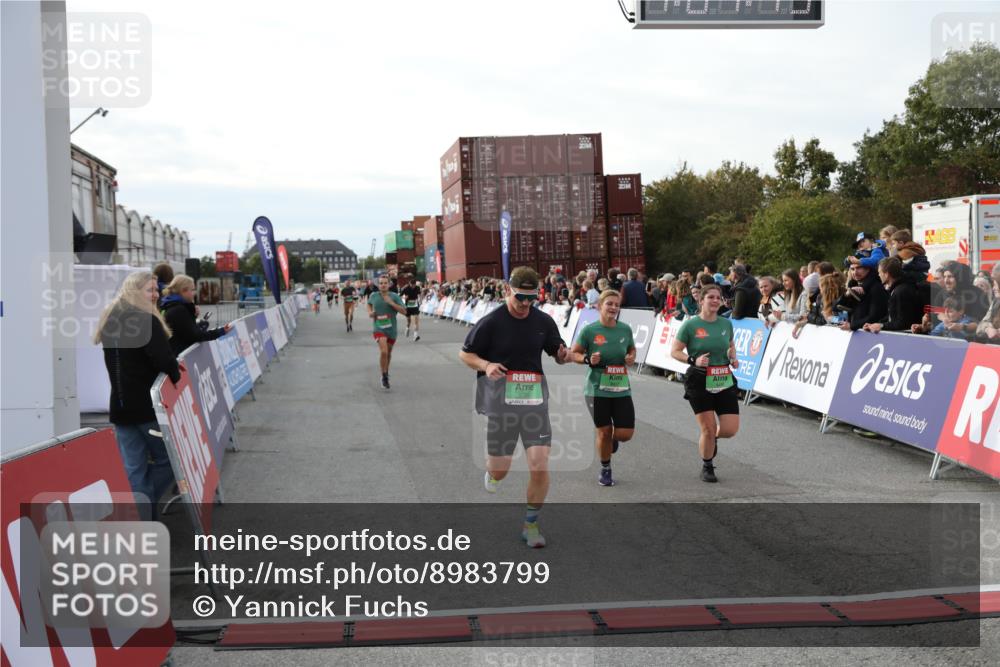 03.10.2025 - Köhlbrandbrückenlauf Yannick Fuchs http://msf.ph/oto/8983799 03.10.2025 16:07:41 Ziel 7179, 7588, 7674, 7763, 7780, 8035, 8862, 9020, 9099, 9456, 9457 meine-sportfotos.de