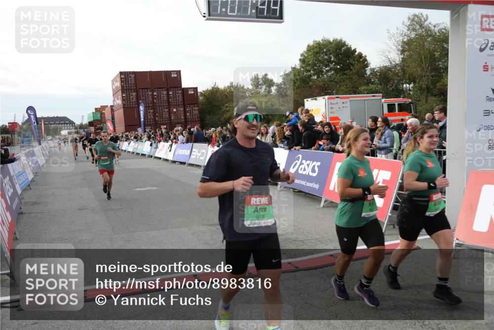 03.10.2025 - Köhlbrandbrückenlauf Yannick Fuchs http://msf.ph/oto/8983816 03.10.2025 16:07:42 Ziel 7179, 7588, 7674, 7763, 7780, 8035, 9020, 9099, 9456, 9457 meine-sportfotos.de