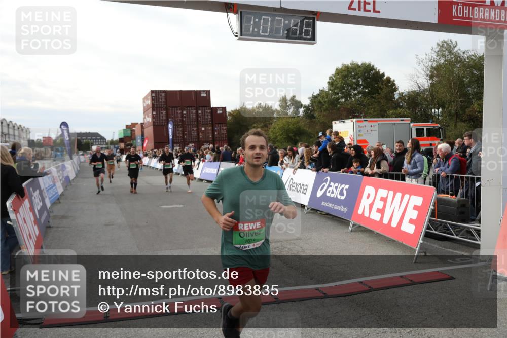 03.10.2025 - Köhlbrandbrückenlauf Yannick Fuchs http://msf.ph/oto/8983835 03.10.2025 16:07:45 Ziel 7588, 7674, 7713, 7763, 7780, 8035, 9020, 9099, 9456, 9457 meine-sportfotos.de