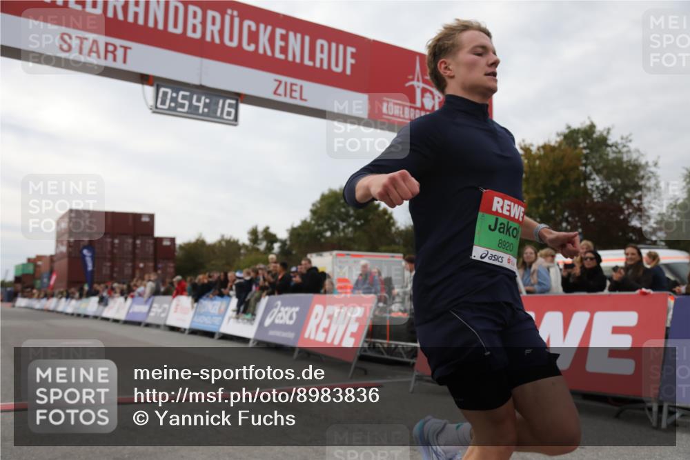 03.10.2025 - Köhlbrandbrückenlauf Yannick Fuchs http://msf.ph/oto/8983836 03.10.2025 15:54:14 Ziel 7123, 8920 meine-sportfotos.de