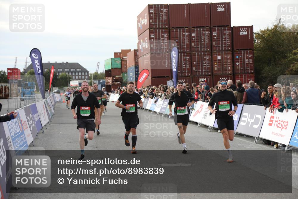 03.10.2025 - Köhlbrandbrückenlauf Yannick Fuchs http://msf.ph/oto/8983839 03.10.2025 16:07:45 Ziel 7588, 7674, 7713, 7763, 7780, 8035, 9020, 9099, 9456, 9457 meine-sportfotos.de