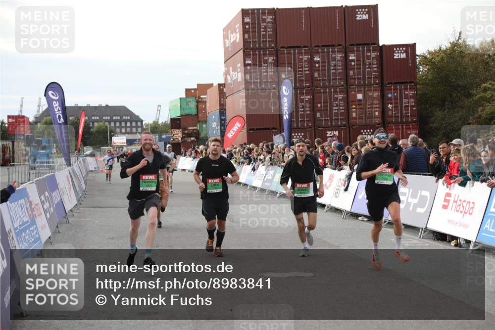 03.10.2025 - Köhlbrandbrückenlauf Yannick Fuchs http://msf.ph/oto/8983841 03.10.2025 16:07:45 Ziel 7588, 7674, 7713, 7763, 7780, 8035, 9020, 9099, 9456, 9457 meine-sportfotos.de