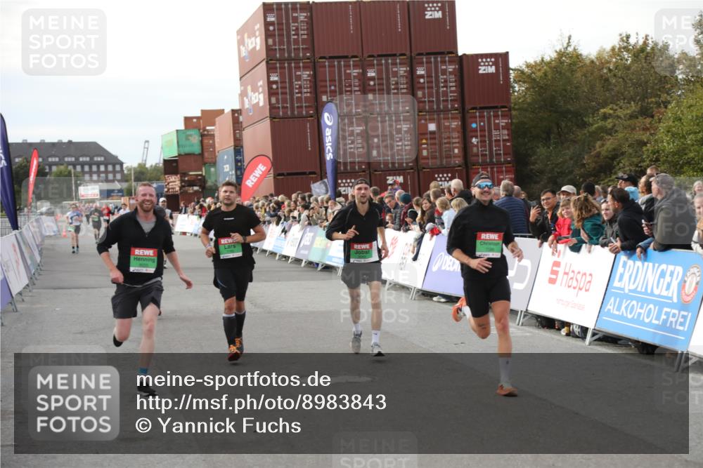 03.10.2025 - Köhlbrandbrückenlauf Yannick Fuchs http://msf.ph/oto/8983843 03.10.2025 16:07:45 Ziel 7588, 7674, 7713, 7763, 7780, 8035, 9020, 9099, 9456, 9457 meine-sportfotos.de