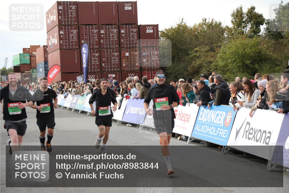 03.10.2025 - Köhlbrandbrückenlauf Yannick Fuchs http://msf.ph/oto/8983844 03.10.2025 16:07:46 Ziel 7588, 7674, 7713, 7763, 7780, 8035, 9096, 9099 meine-sportfotos.de