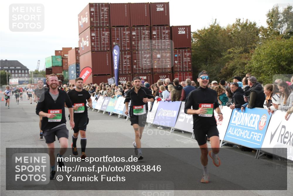 03.10.2025 - Köhlbrandbrückenlauf Yannick Fuchs http://msf.ph/oto/8983846 03.10.2025 16:07:46 Ziel 7588, 7674, 7713, 7763, 7780, 8035, 9096, 9099 meine-sportfotos.de