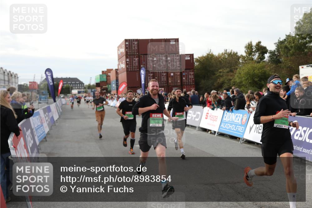 03.10.2025 - Köhlbrandbrückenlauf Yannick Fuchs http://msf.ph/oto/8983854 03.10.2025 16:07:47 Ziel 7588, 7674, 7713, 7763, 7780, 8035, 9096, 9099 meine-sportfotos.de