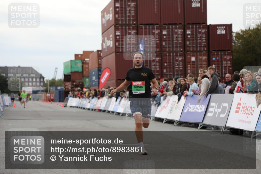 03.10.2025 - Köhlbrandbrückenlauf Yannick Fuchs http://msf.ph/oto/8983861 03.10.2025 15:54:21 Ziel 7123 meine-sportfotos.de