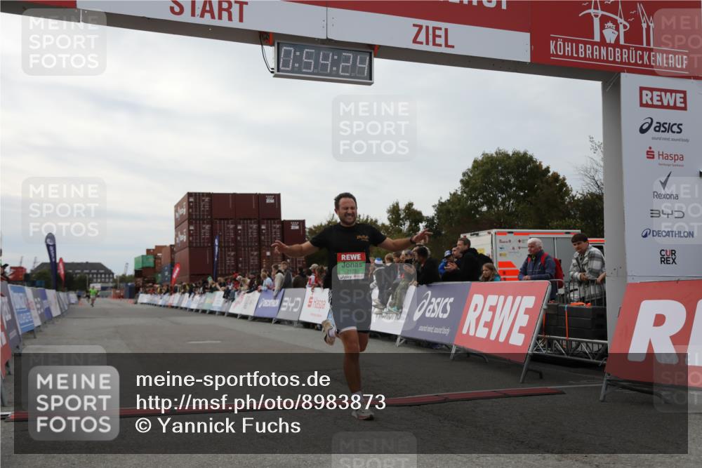 03.10.2025 - Köhlbrandbrückenlauf Yannick Fuchs http://msf.ph/oto/8983873 03.10.2025 15:54:23 Ziel 7123 meine-sportfotos.de