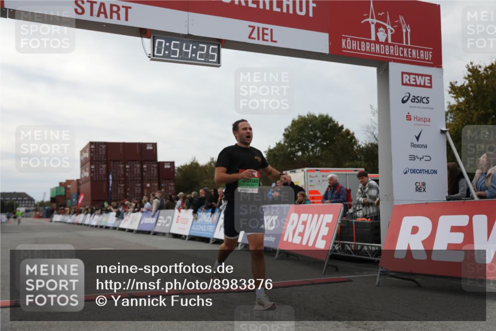 03.10.2025 - Köhlbrandbrückenlauf Yannick Fuchs http://msf.ph/oto/8983876 03.10.2025 15:54:23 Ziel 7123 meine-sportfotos.de