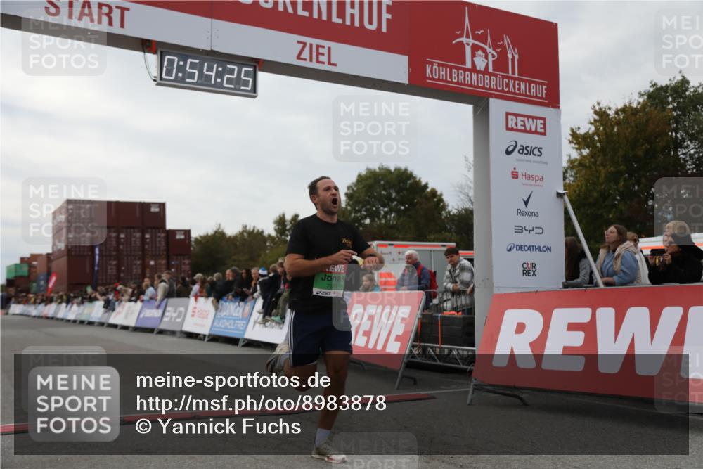 03.10.2025 - Köhlbrandbrückenlauf Yannick Fuchs http://msf.ph/oto/8983878 03.10.2025 15:54:23 Ziel 7123 meine-sportfotos.de