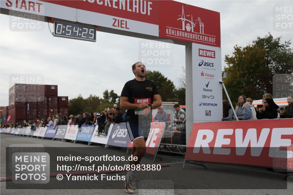 03.10.2025 - Köhlbrandbrückenlauf Yannick Fuchs http://msf.ph/oto/8983880 03.10.2025 15:54:23 Ziel 7123 meine-sportfotos.de