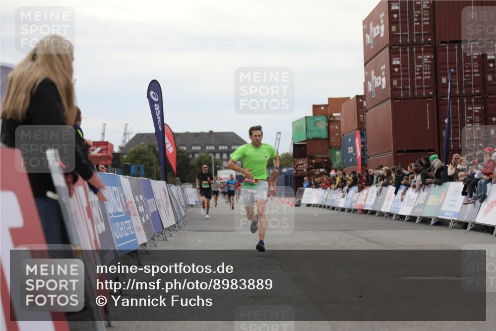 03.10.2025 - Köhlbrandbrückenlauf Yannick Fuchs http://msf.ph/oto/8983889 03.10.2025 15:54:31 Ziel 7072 meine-sportfotos.de