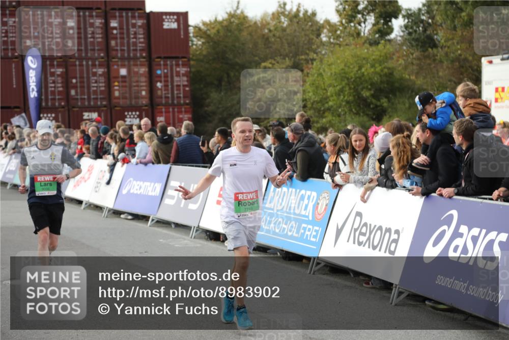 03.10.2025 - Köhlbrandbrückenlauf Yannick Fuchs http://msf.ph/oto/8983902 03.10.2025 16:07:52 Ziel 7085, 7335, 7713, 7763, 7780, 8824, 9096, 9099, 9543 meine-sportfotos.de