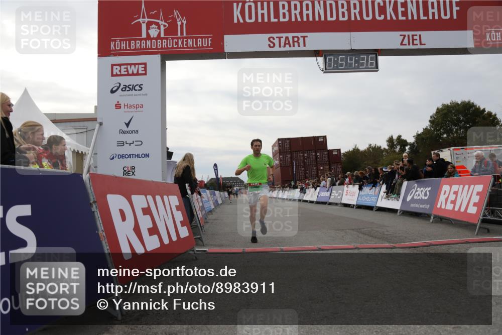 03.10.2025 - Köhlbrandbrückenlauf Yannick Fuchs http://msf.ph/oto/8983911 03.10.2025 15:54:34 Ziel 7026, 7072 meine-sportfotos.de