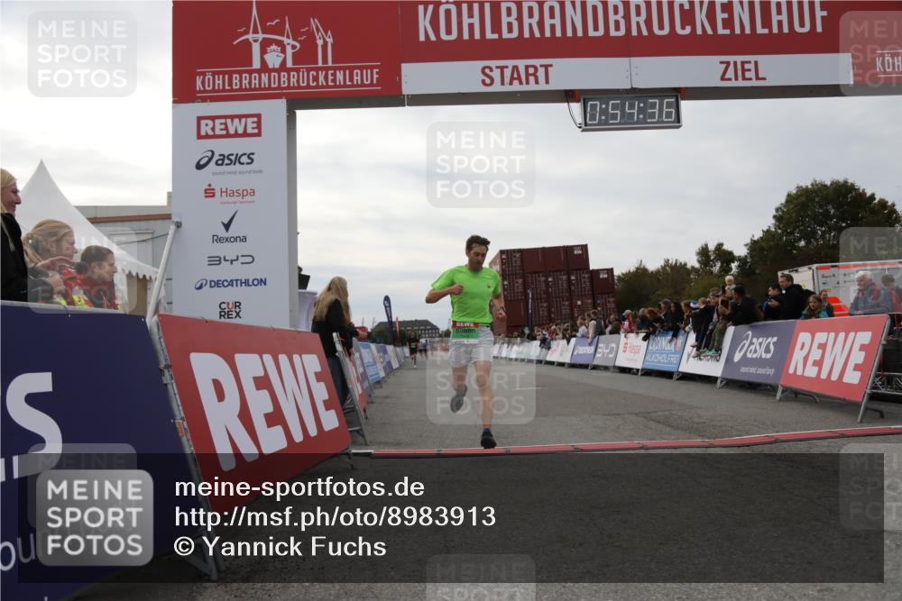 03.10.2025 - Köhlbrandbrückenlauf Yannick Fuchs http://msf.ph/oto/8983913 03.10.2025 15:54:34 Ziel 7026, 7072 meine-sportfotos.de