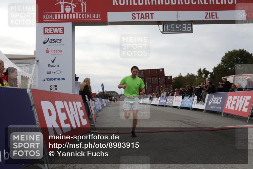 03.10.2025 - Köhlbrandbrückenlauf Yannick Fuchs http://msf.ph/oto/8983915 03.10.2025 15:54:34 Ziel 7026, 7072 meine-sportfotos.de