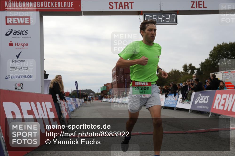 03.10.2025 - Köhlbrandbrückenlauf Yannick Fuchs http://msf.ph/oto/8983922 03.10.2025 15:54:35 Ziel 7026, 7072 meine-sportfotos.de