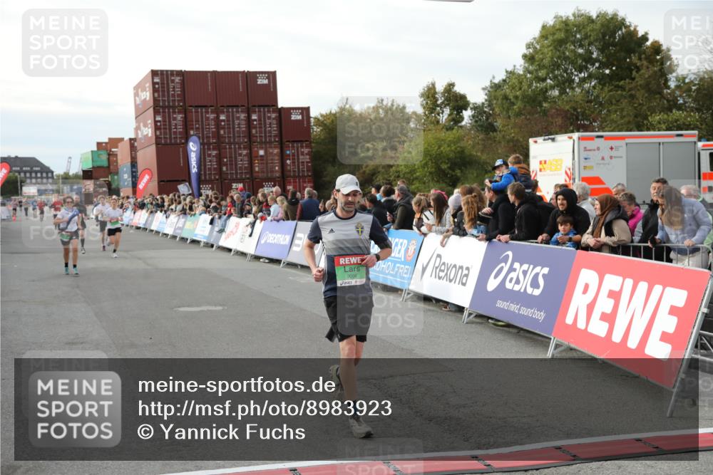 03.10.2025 - Köhlbrandbrückenlauf Yannick Fuchs http://msf.ph/oto/8983923 03.10.2025 16:07:54 Ziel 7085, 7335, 7494, 7713, 8824, 9096, 9543 meine-sportfotos.de