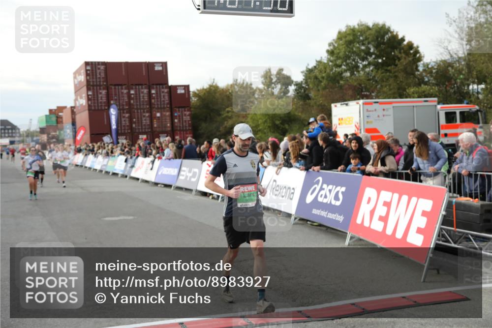 03.10.2025 - Köhlbrandbrückenlauf Yannick Fuchs http://msf.ph/oto/8983927 03.10.2025 16:07:54 Ziel 7085, 7335, 7494, 7713, 8824, 9096, 9543 meine-sportfotos.de