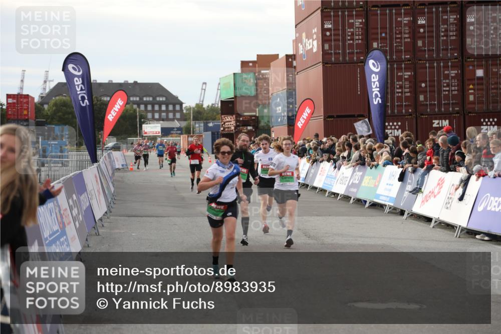 03.10.2025 - Köhlbrandbrückenlauf Yannick Fuchs http://msf.ph/oto/8983935 03.10.2025 16:07:56 Ziel 7085, 7335, 7494, 7713, 8824, 9096, 9543 meine-sportfotos.de