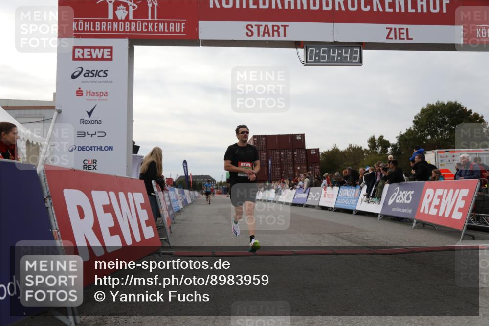 03.10.2025 - Köhlbrandbrückenlauf Yannick Fuchs http://msf.ph/oto/8983959 03.10.2025 15:54:41 Ziel 7026, 7068 meine-sportfotos.de