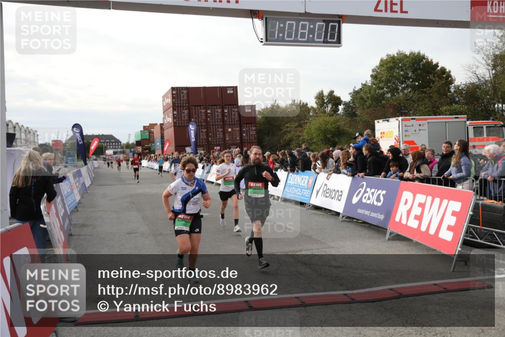 03.10.2025 - Köhlbrandbrückenlauf Yannick Fuchs http://msf.ph/oto/8983962 03.10.2025 16:07:58 Ziel 7085, 7335, 7494, 8824, 9072, 9096, 9543 meine-sportfotos.de