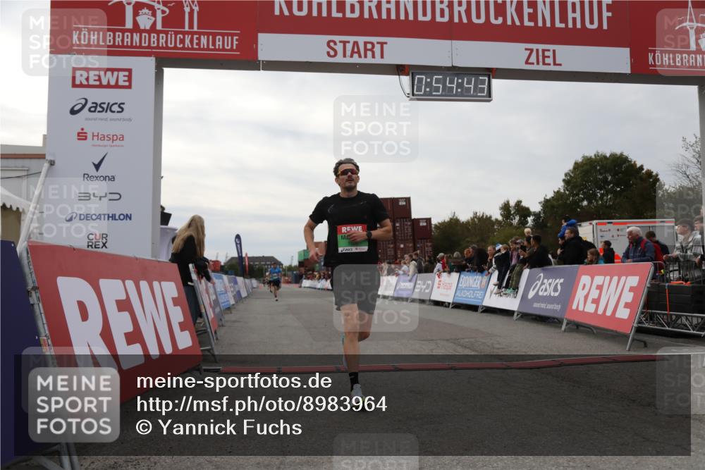 03.10.2025 - Köhlbrandbrückenlauf Yannick Fuchs http://msf.ph/oto/8983964 03.10.2025 15:54:41 Ziel 7026, 7068 meine-sportfotos.de